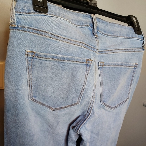 Old Navy Light Wash Mid-Rise Rockstar Jeans Size 2 - Picture 8 of 10